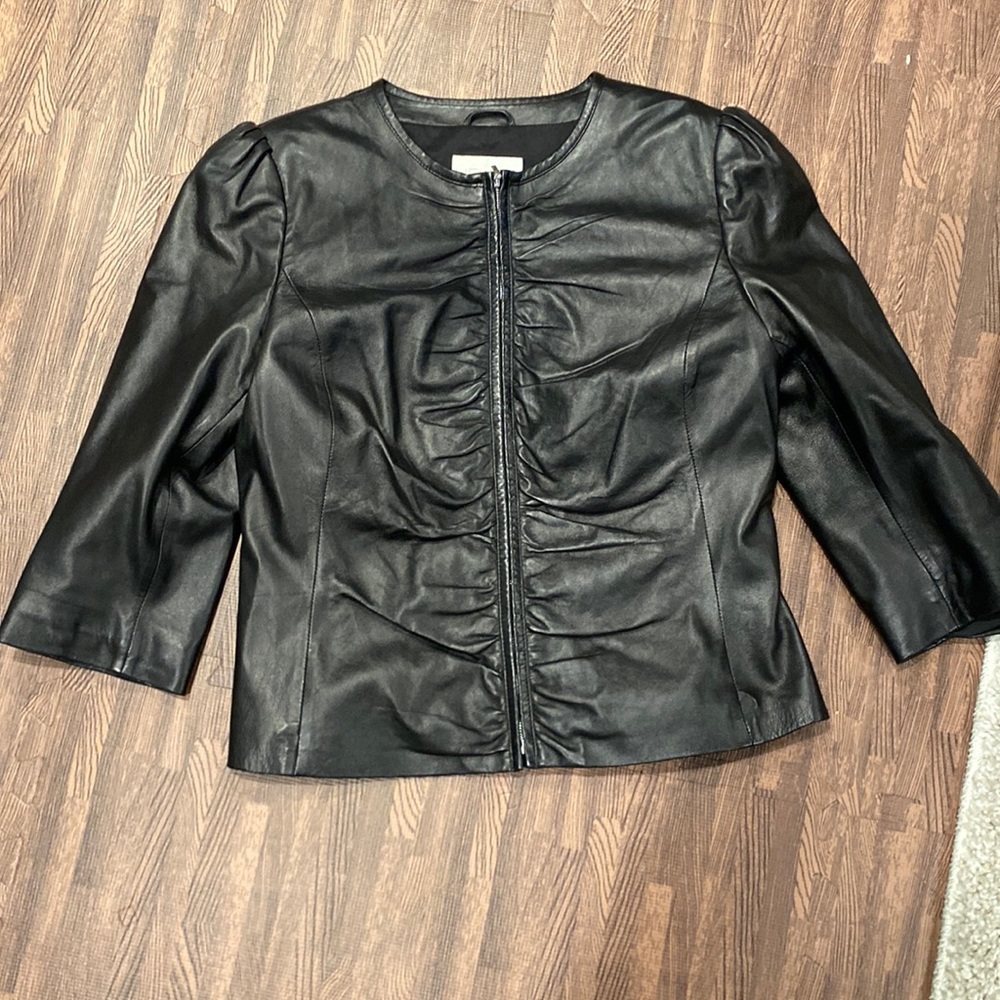 Womens Leather zip front jacket,  ruched at front. 3/4 length sleeves.SZ 6